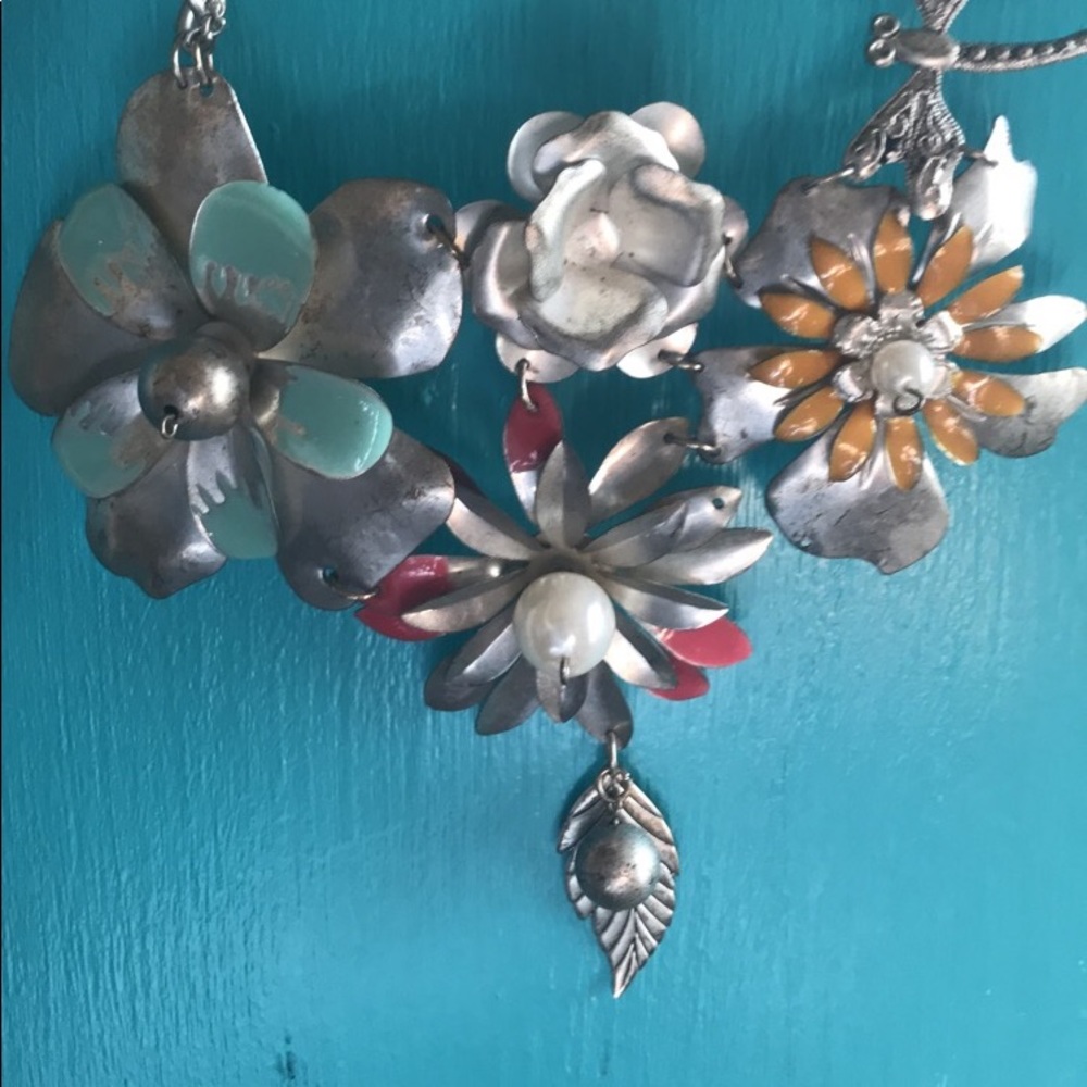 Flower Necklace - Picture 3 of 3